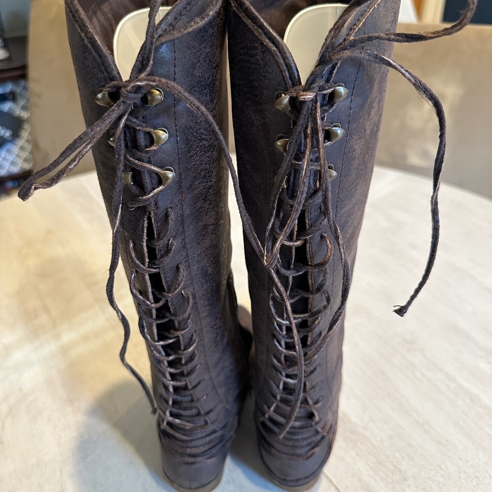 Kensie Tall Brown Back-Lace Boots - size 6